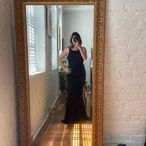 Lulu medium black gown
